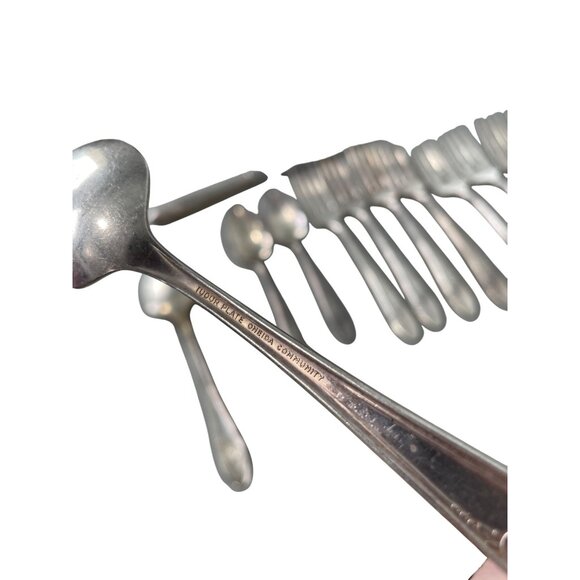 1946 Tudor Plate Oneida Queen Bess II Silverware 16 Piece Set Floral Vintage - Picture 2 of 10